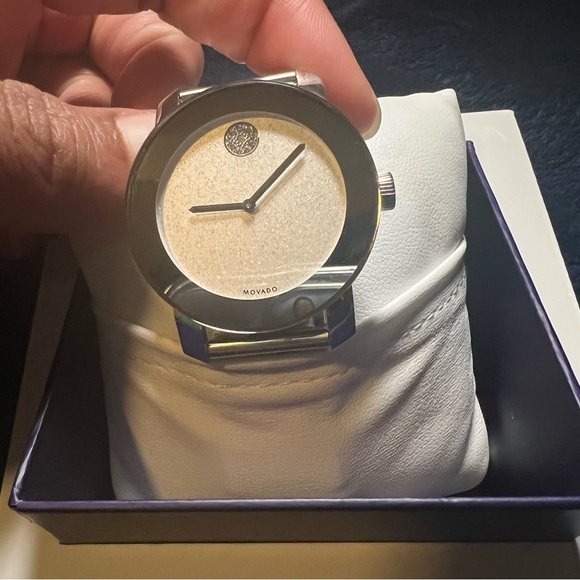 MOVADO Women’s Swiss Bold Evolution Stainless Steel Bracelet Watch 34mm - Picture 7 of 7